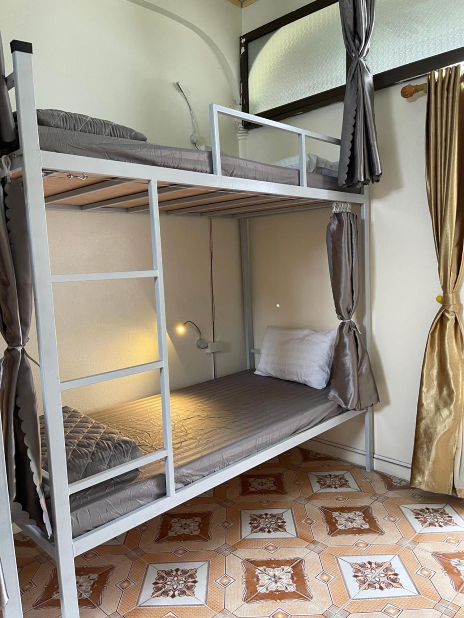 Downtown Backpacker Hostel นิญบิ่ญ ภายนอก รูปภาพ