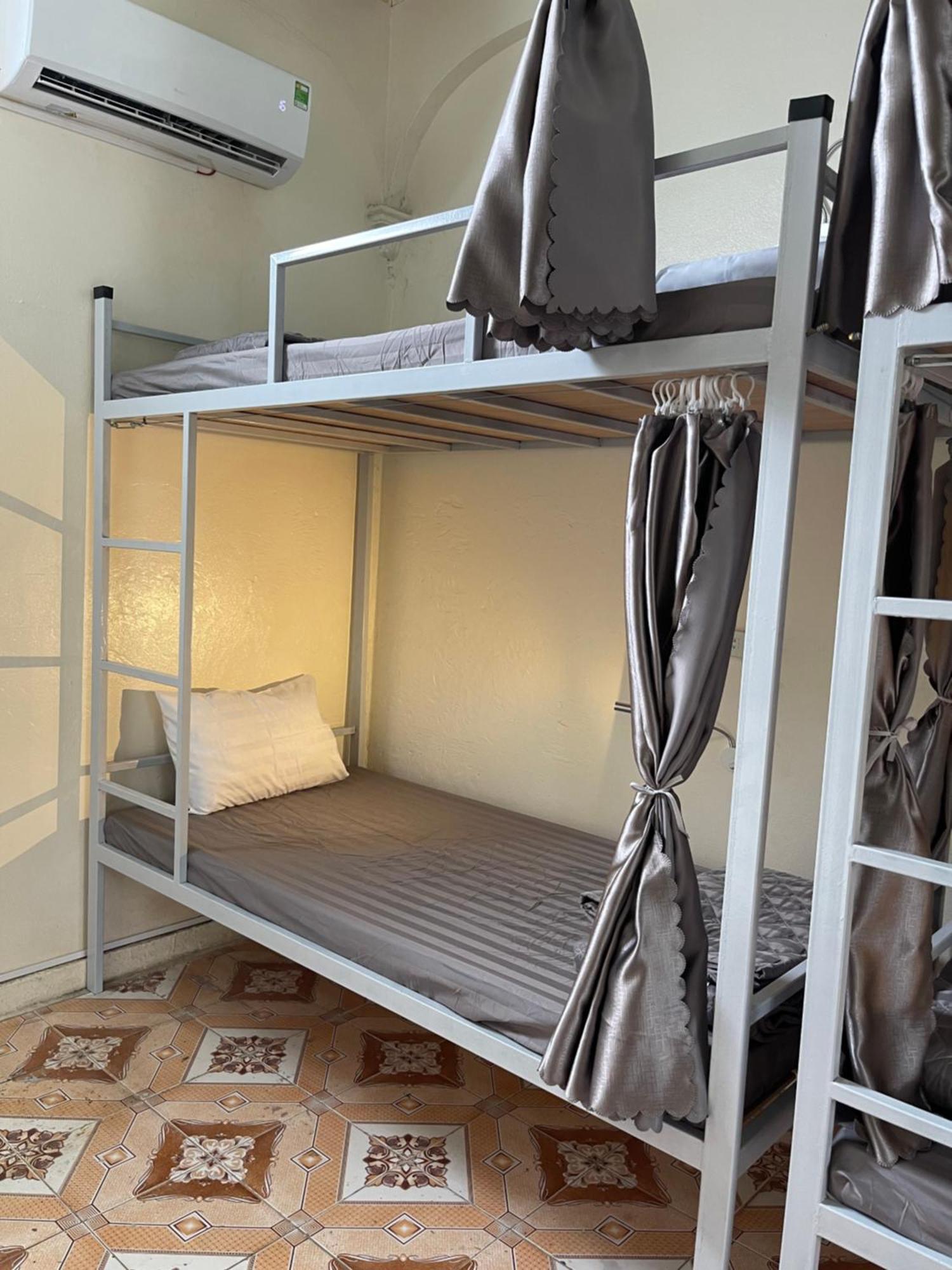Downtown Backpacker Hostel นิญบิ่ญ ภายนอก รูปภาพ