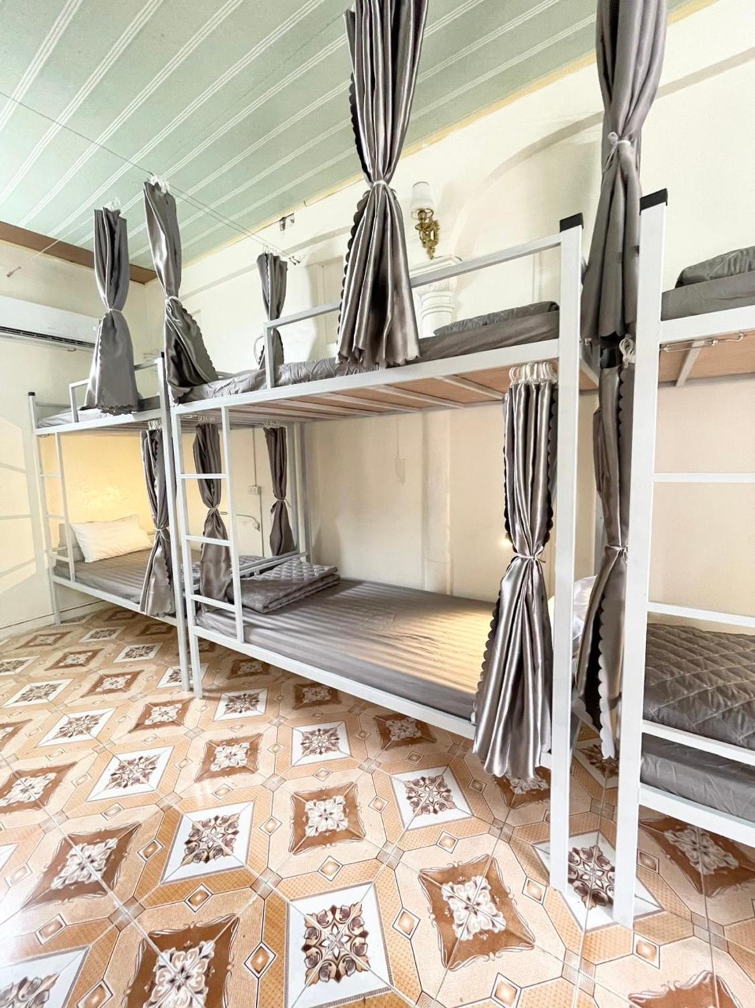 Downtown Backpacker Hostel นิญบิ่ญ ภายนอก รูปภาพ