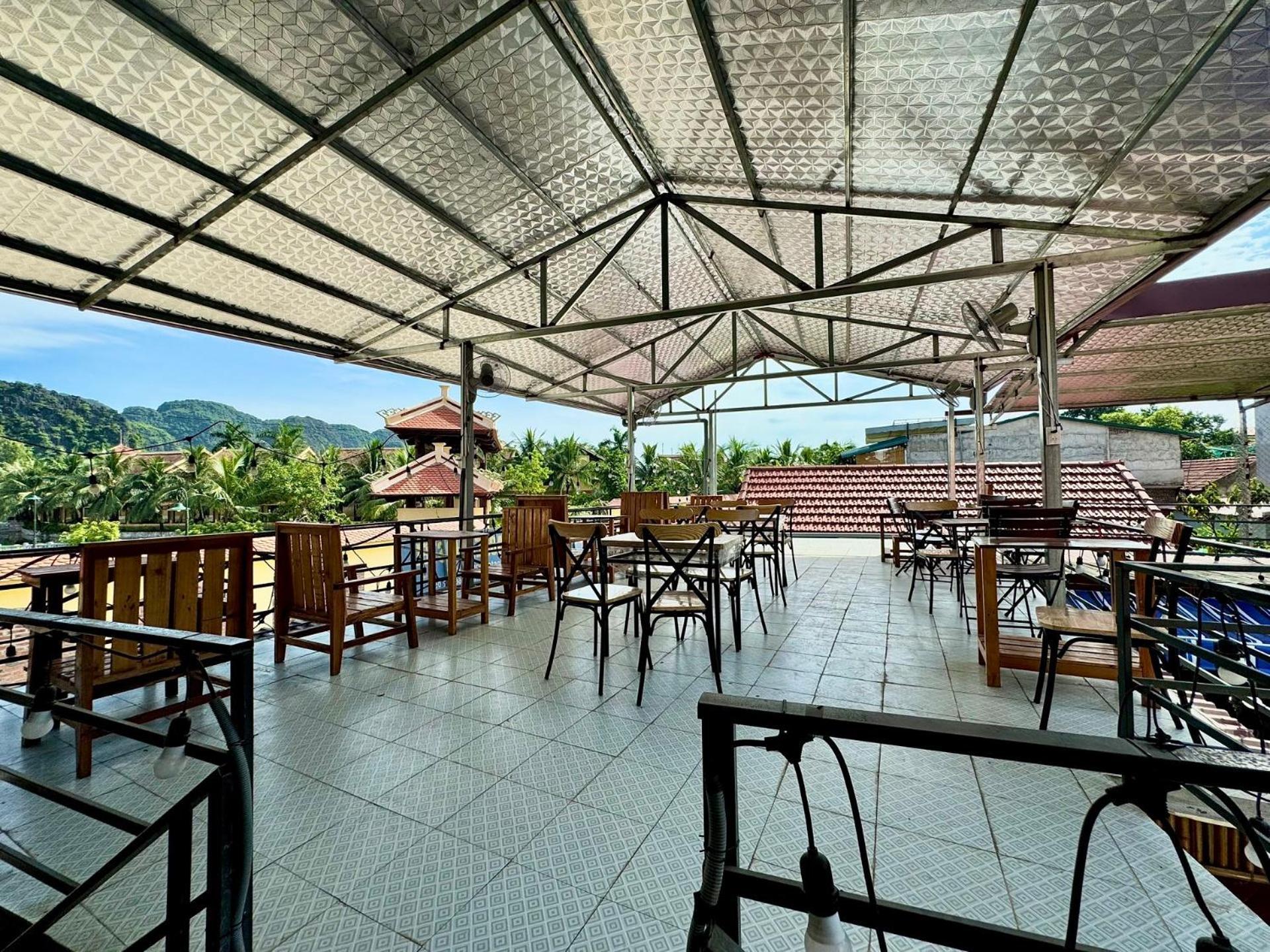 Downtown Backpacker Hostel นิญบิ่ญ ภายนอก รูปภาพ