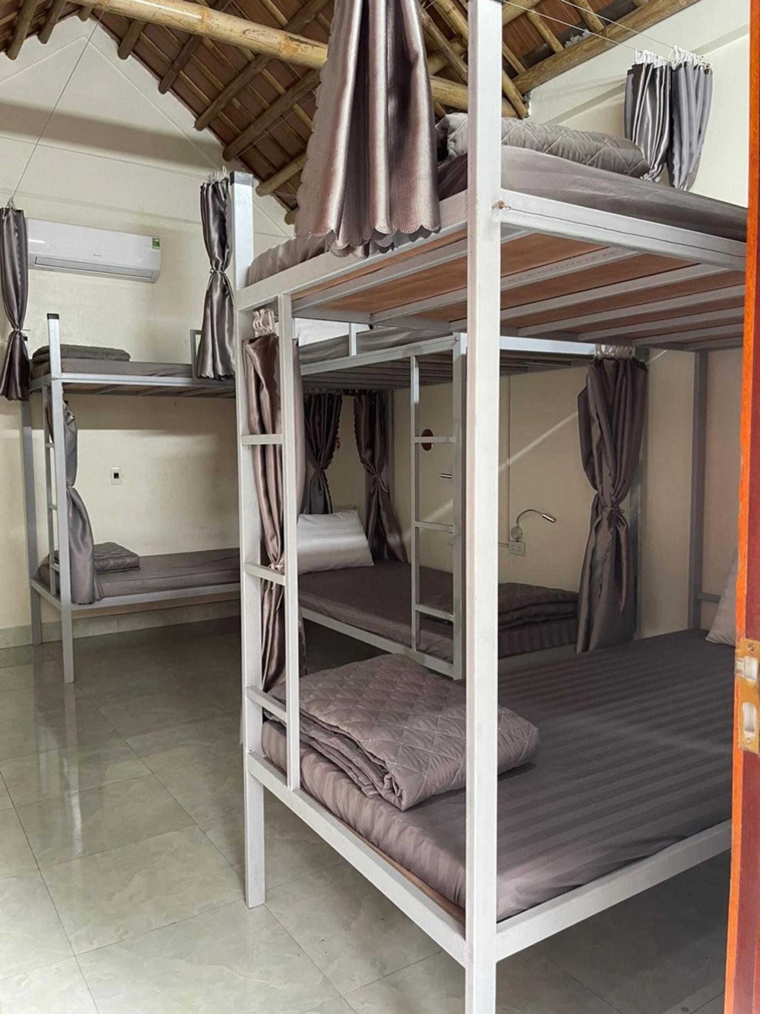 Downtown Backpacker Hostel นิญบิ่ญ ภายนอก รูปภาพ
