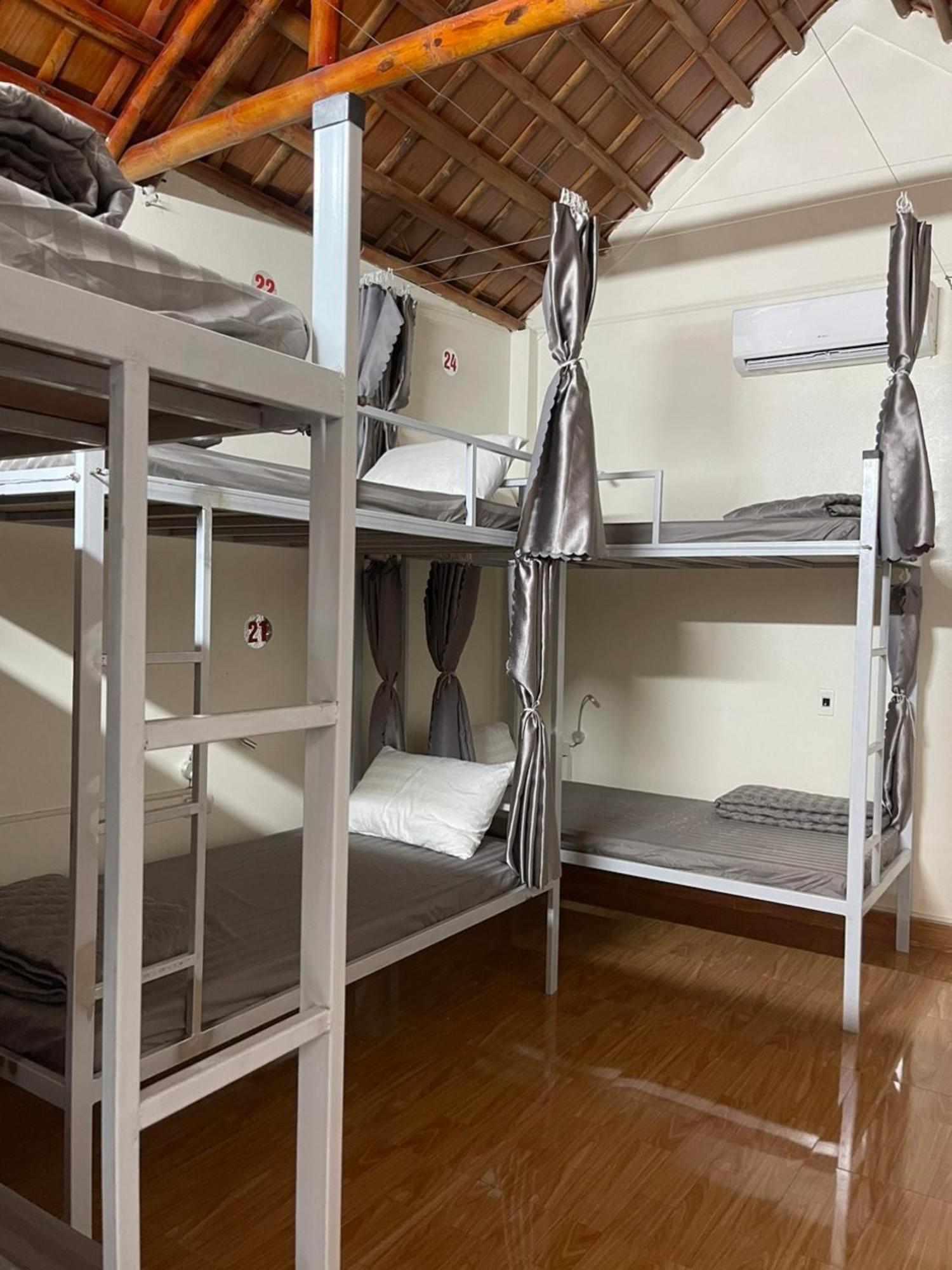 Downtown Backpacker Hostel นิญบิ่ญ ภายนอก รูปภาพ